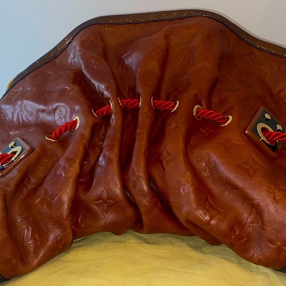 Louis Vuitton Kalahari GM - Picture 6 of 17